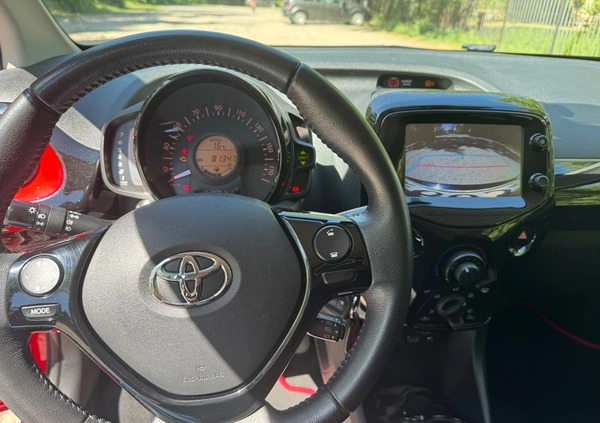 Toyota Aygo cena 37500 przebieg: 81000, rok produkcji 2017 z Warszawa małe 79